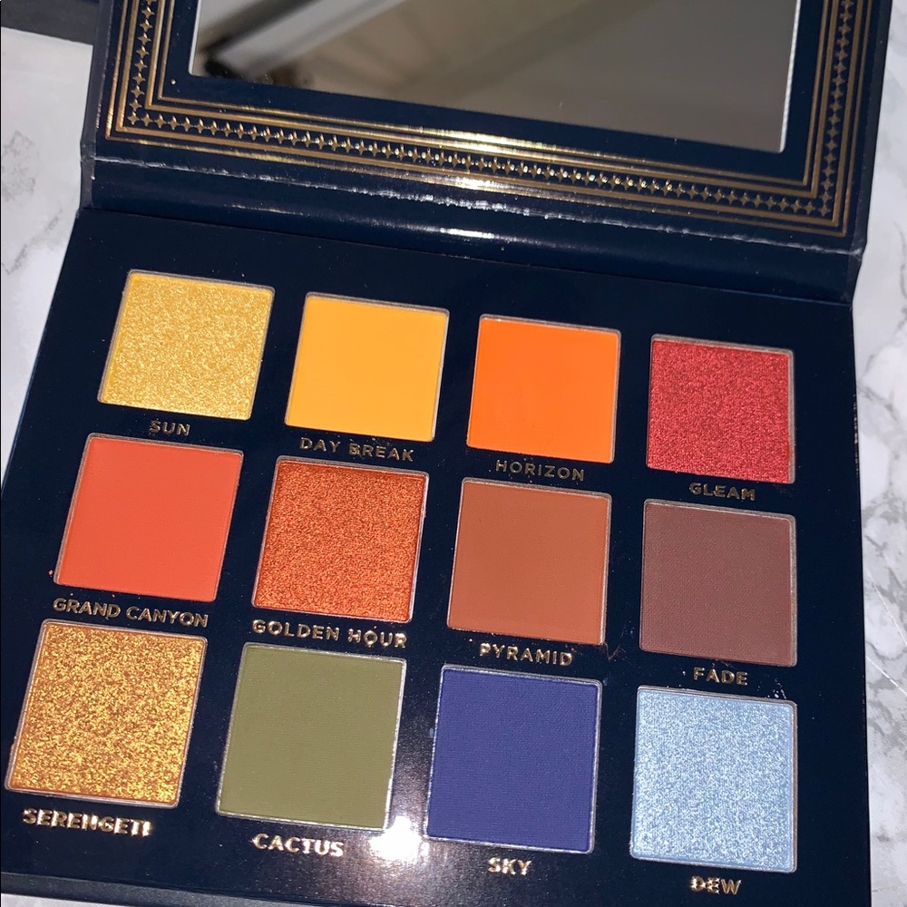 Ace Beautē Vintage Dawn eyeshadow palette